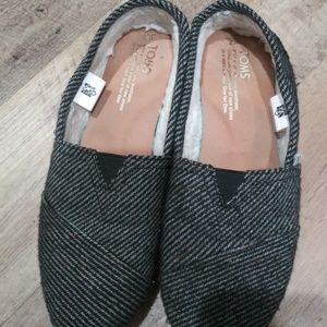 TOMS fleece lined shoes